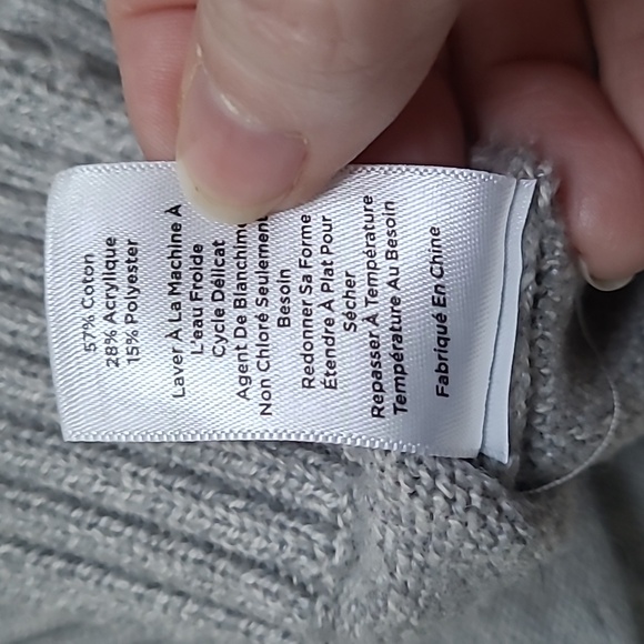 Talbots crew neck snowflake sweater Size Small - Picture 6 of 7